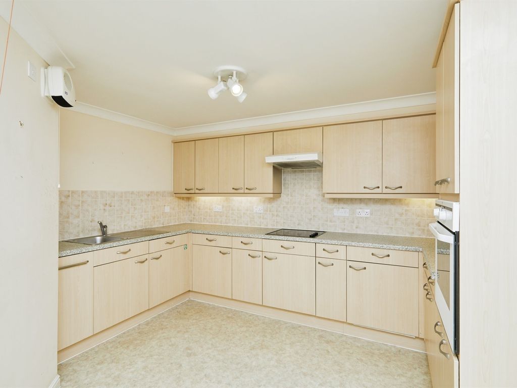 1 bed flat for sale in Kedleston Close, Belper DE56, £150,000