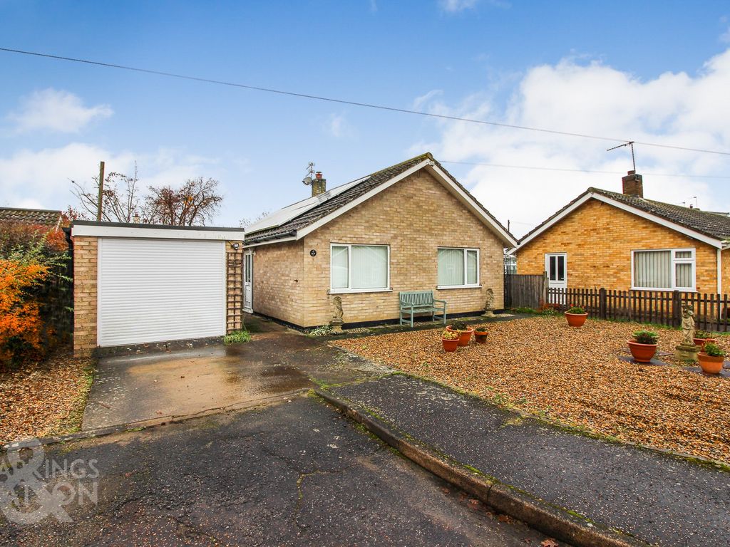 2 bed detached bungalow for sale in Chapel Meadow, Kirby Cane, Bungay NR35, £280,000