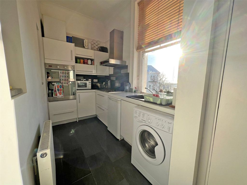 1 bed flat for sale in Buckingham Road, Brighton, East Sussex BN1, £240,000