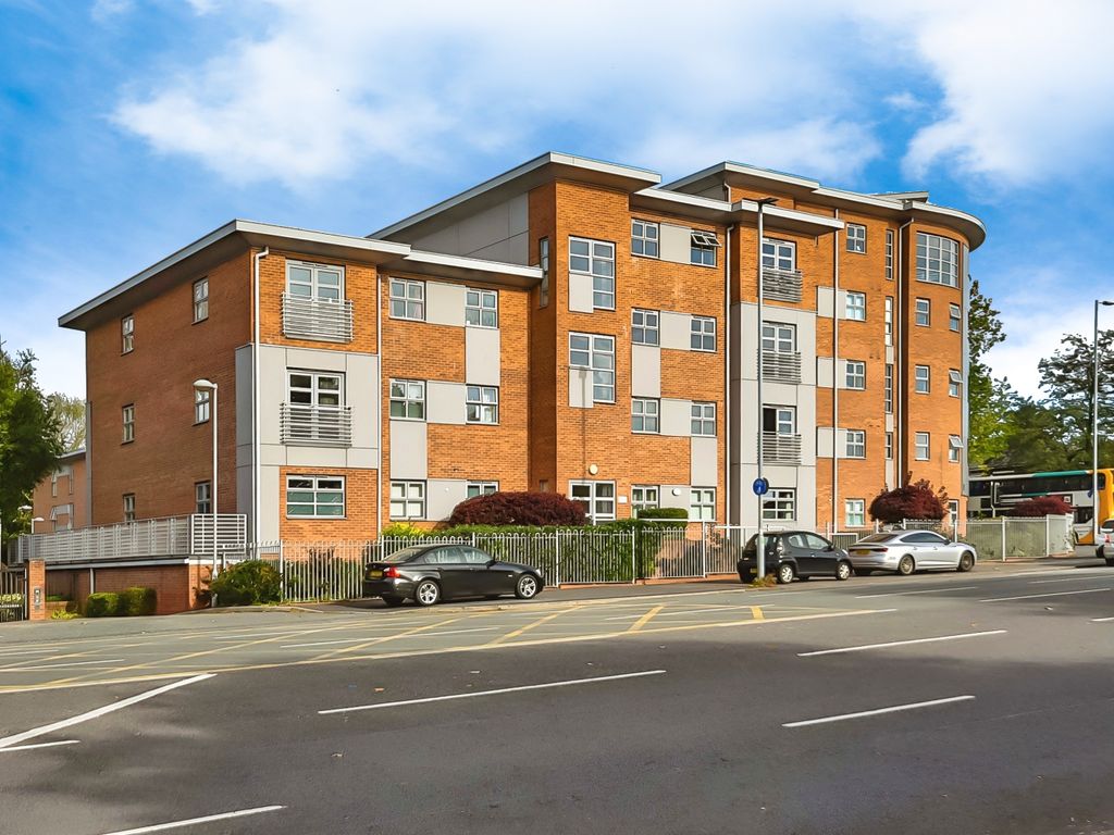 2 bed flat for sale in Mauldeth Road West, Chorlton Cum Hardy, Manchester M21, £150,000