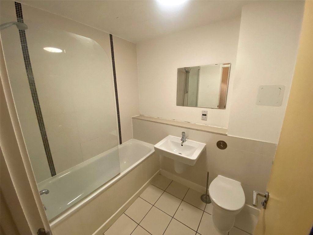 1 bed flat for sale in Mortimer Square, Milton Keynes MK9, £200,000