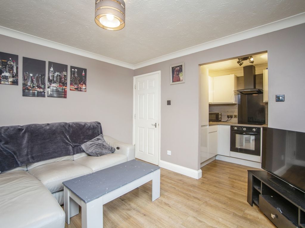 1 bed flat for sale in Bishops Walk, Rochester ME1, £190,000