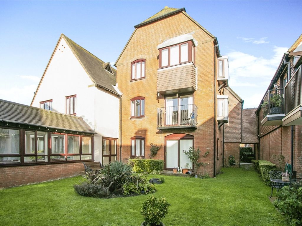 1 bed flat for sale in Deweys Lane, Ringwood, Hampshire BH24, £125,000