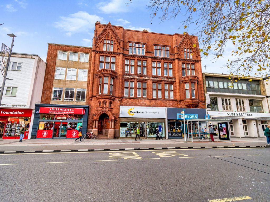 2 bed flat for sale in Above Bar Street, Southampton SO14, £120,000
