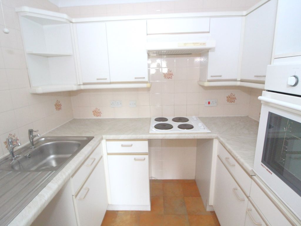 1 bed property for sale in Maples Court, Bedford Road, Hitchin SG5, £140,000