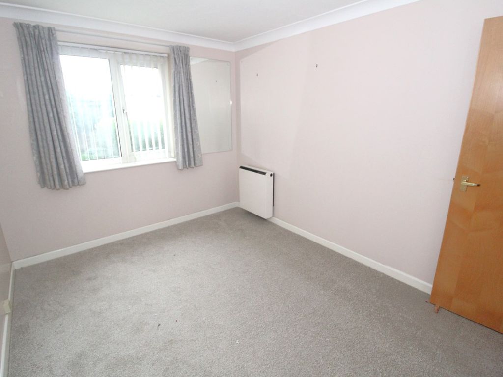 1 bed property for sale in Maples Court, Bedford Road, Hitchin SG5, £140,000