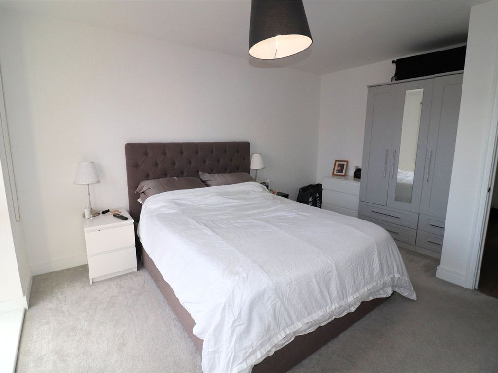 2 bed flat for sale in Luna St James, 12 St James Road, Brentwood, Essex CM14, £146,000