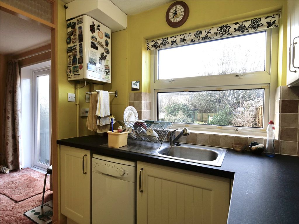 3 bed terraced house for sale in Farley Close, Frome BA11, £235,000