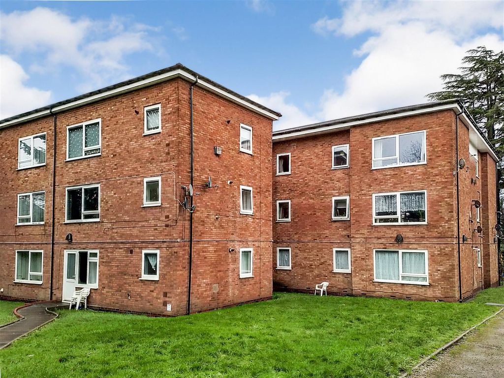 2 bed flat for sale in Alcester Road South, Kings Heath, Birmingham B14, £135,000