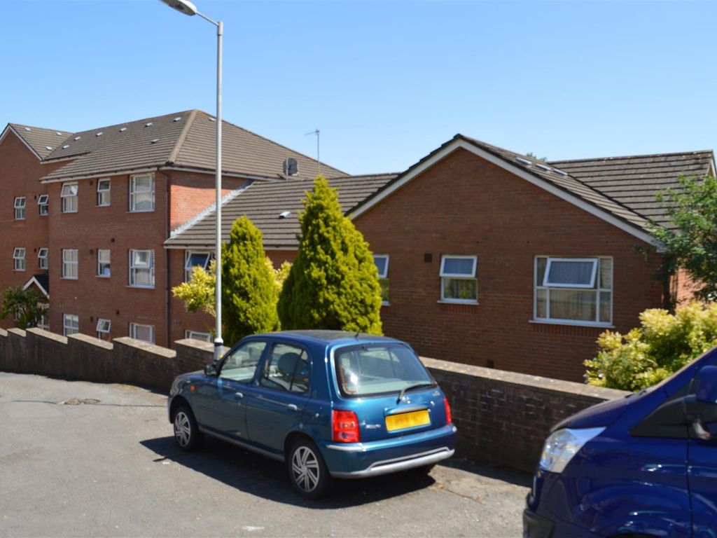 1 bed flat for sale in Dumbarton House, Bryn Y Mor Crescent, Swansea SA1, £75,000