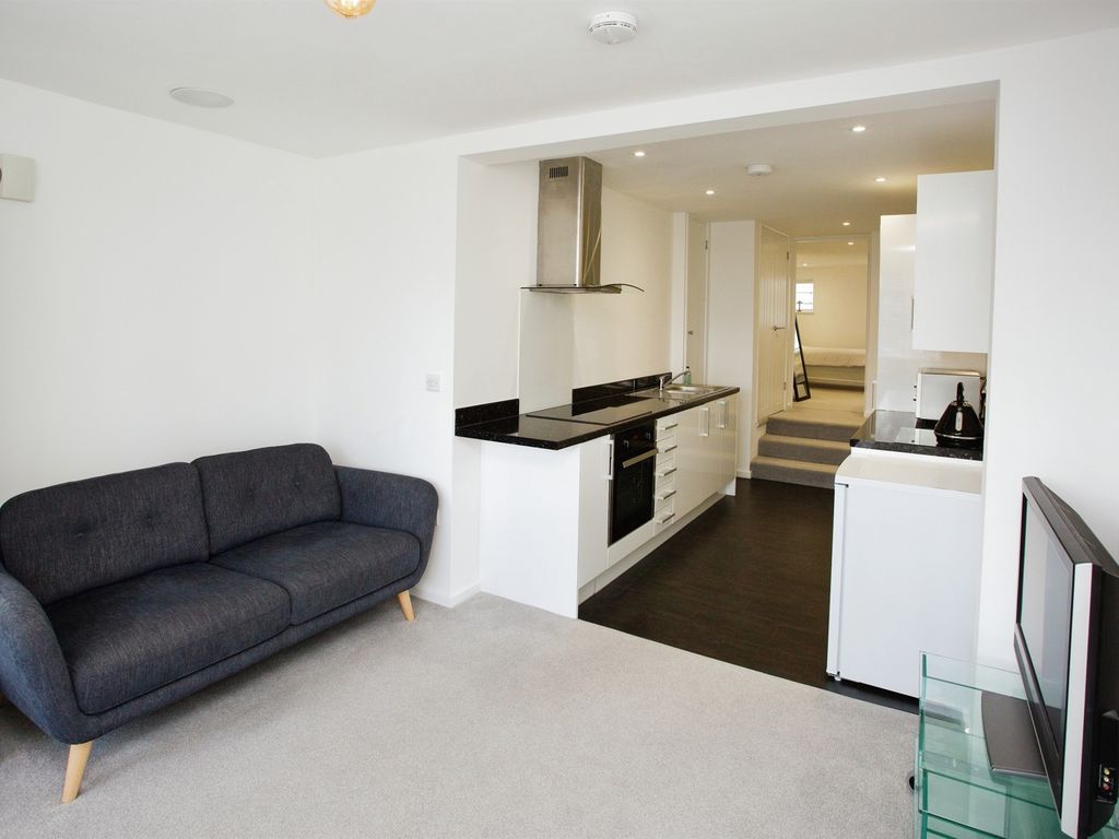 1 bed flat for sale in Gosport Road, Fareham PO16, £130,000