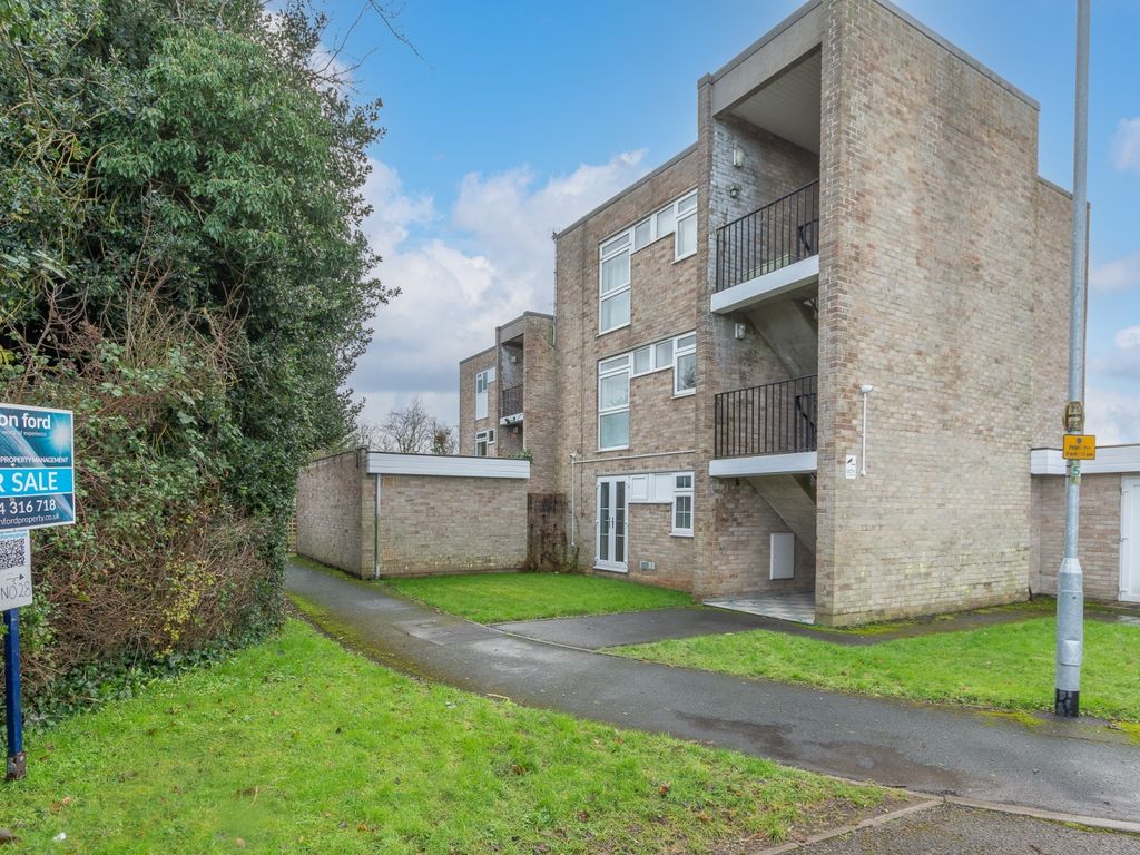 2 bed flat for sale in Westleigh Court, Yate BS37, £185,000
