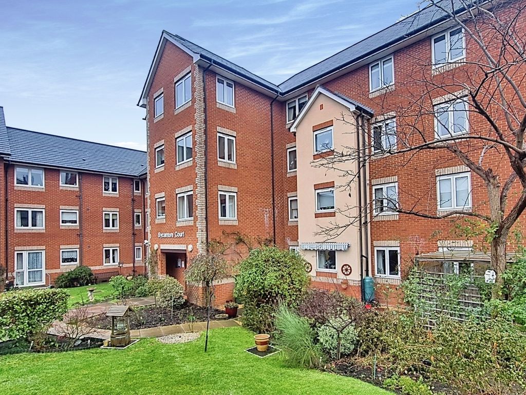 1 bed property for sale in Willow Road, Aylesbury HP19, £85,000