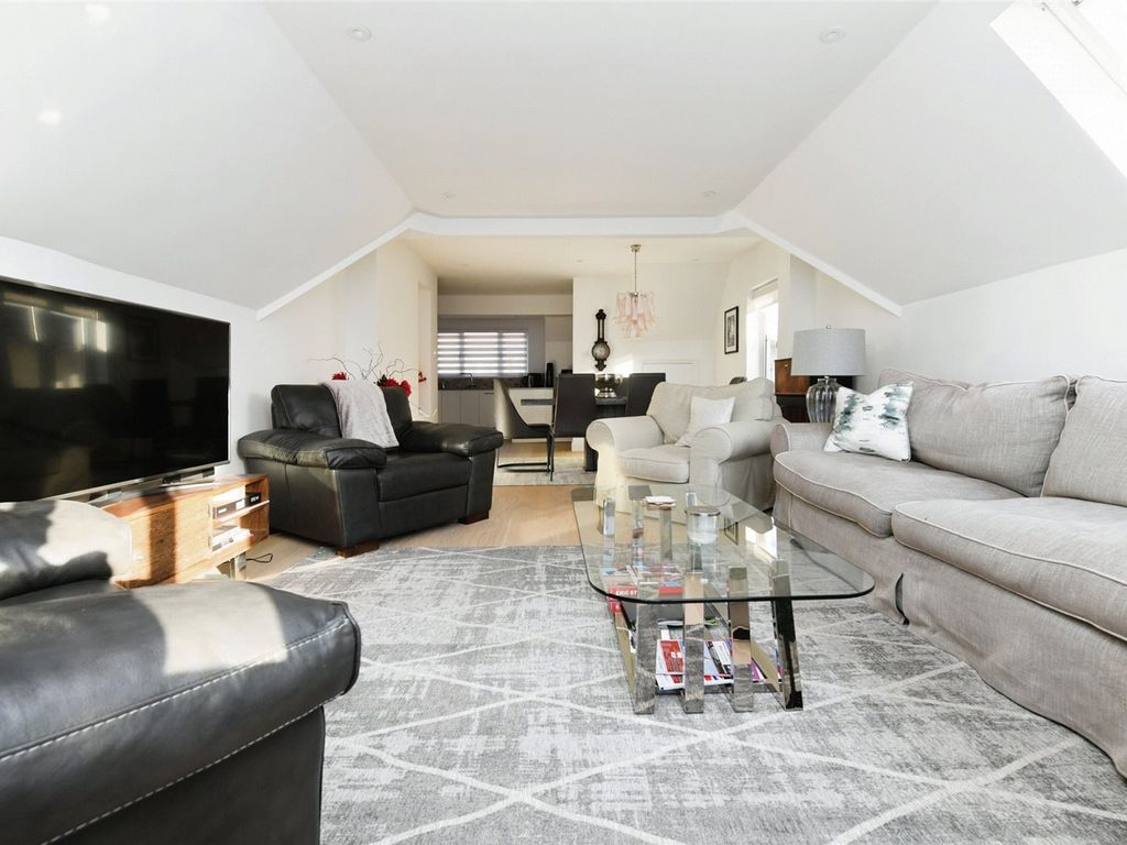 2 bed flat for sale in The Crows Nest, Belvedere Road, Burnham-On-Crouch, Essex CM0, £280,000