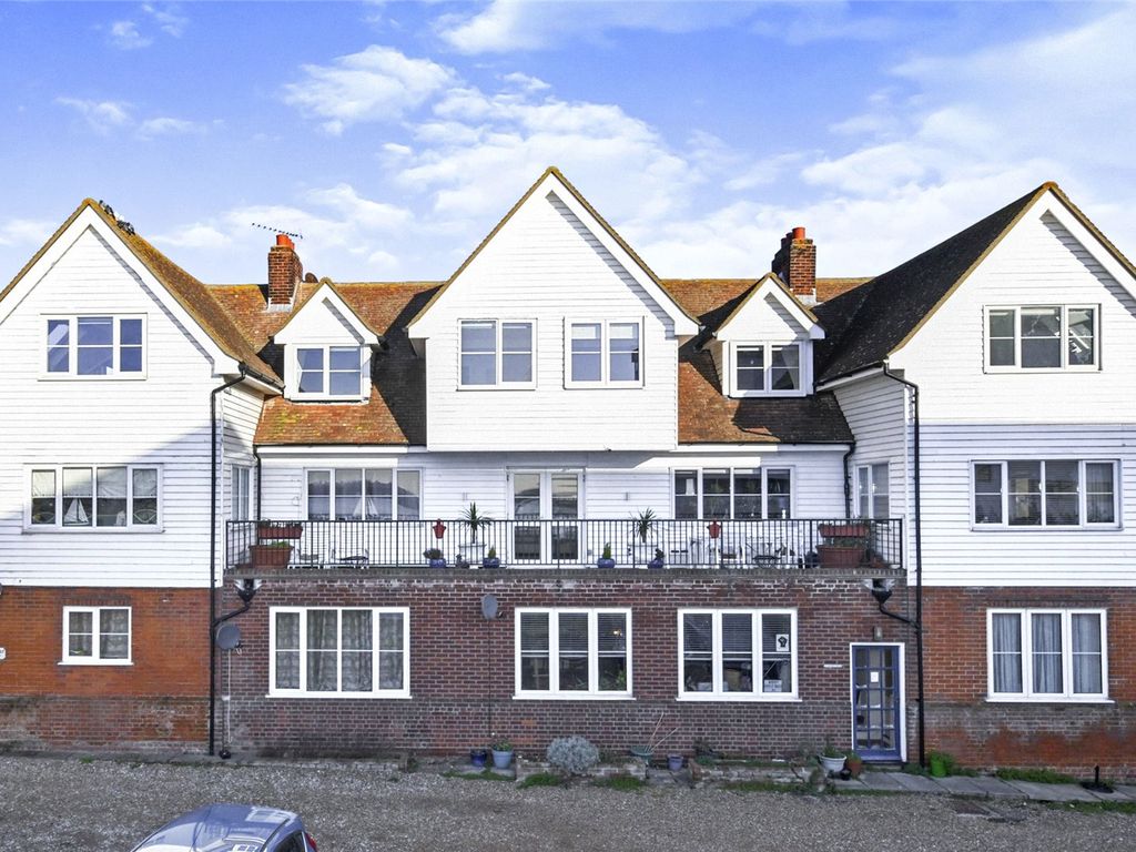 2 bed flat for sale in The Crows Nest, Belvedere Road, Burnham-On-Crouch, Essex CM0, £280,000