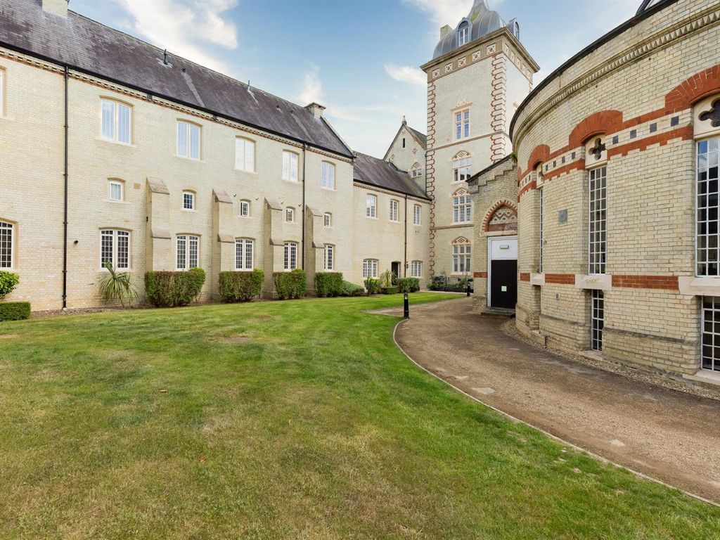 2 bed flat for sale in Bedford Wing, Fairfield Hall, Kingsley Avenue, Fairfield SG5, £295,000