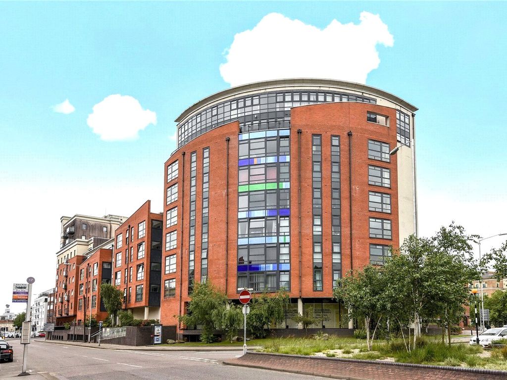 1 bed flat for sale in Kennet Street, Reading, Berkshire RG1, £200,000
