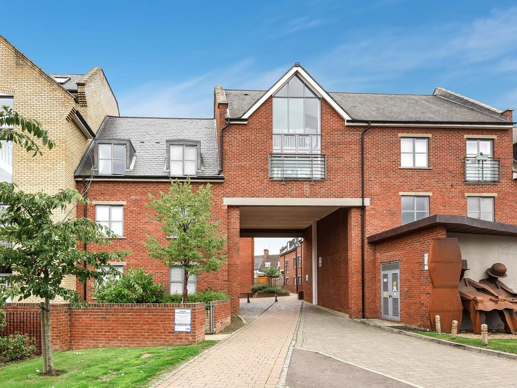 1 bed flat for sale in Coopers Yard, Hitchin SG5, £209,000