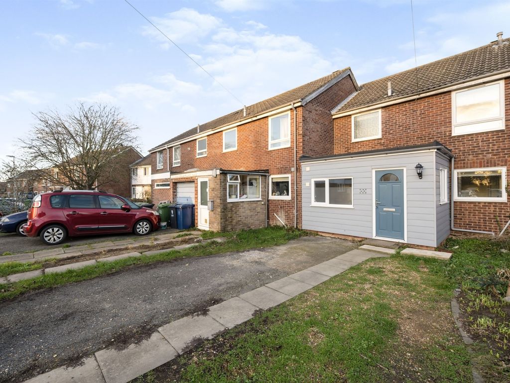 3 bed terraced house for sale in Websters Way, Over, Cambridge CB24, £265,000