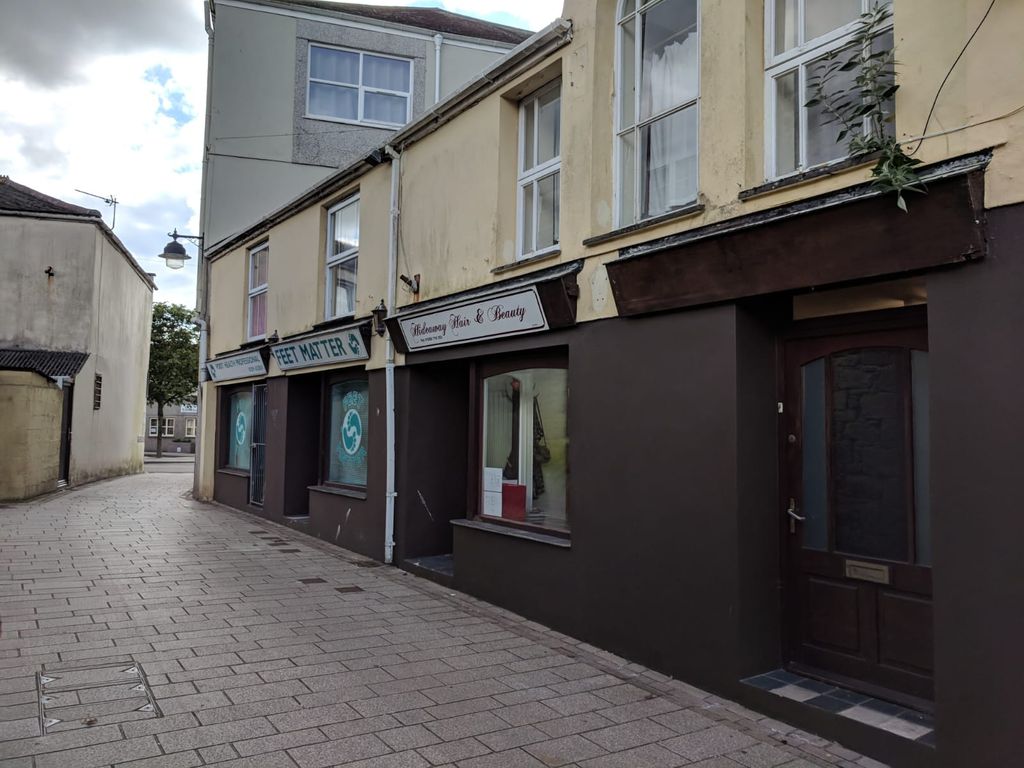 Retail premises for sale in Gurneys Mews, Camborne TR14, £125,000