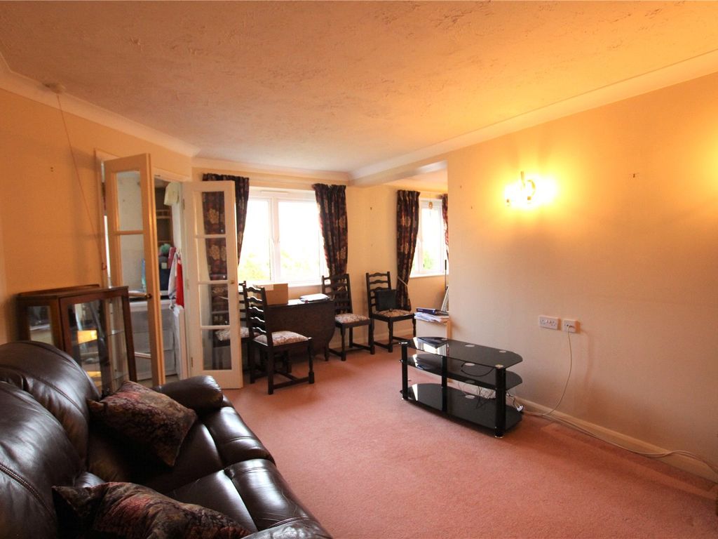 1 bed flat for sale in Station Road, Thorpe Bay, Essex SS1, £150,000