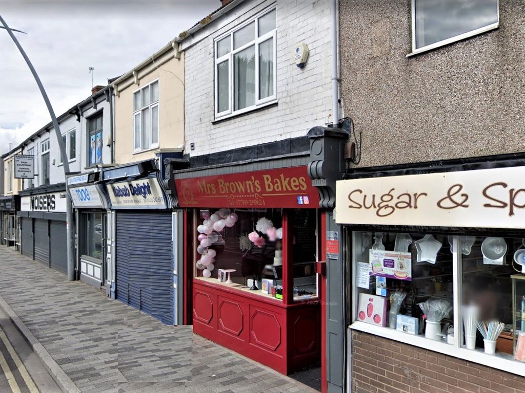Retail premises for sale in Freeman Street, Grimsby DN32, £85,000