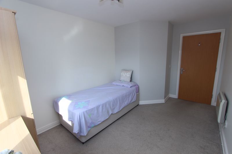 2 bed flat for sale in Rhos Promenade, Rhos On Sea, Colwyn Bay LL28, £199,950