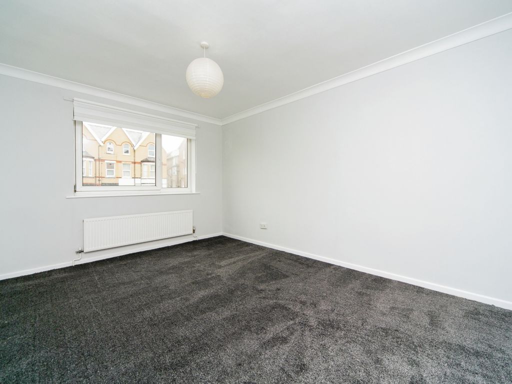 2 bed flat for sale in Roslyn Court, Mostyn Road, Colwyn Bay, Conwy LL29, £100,000