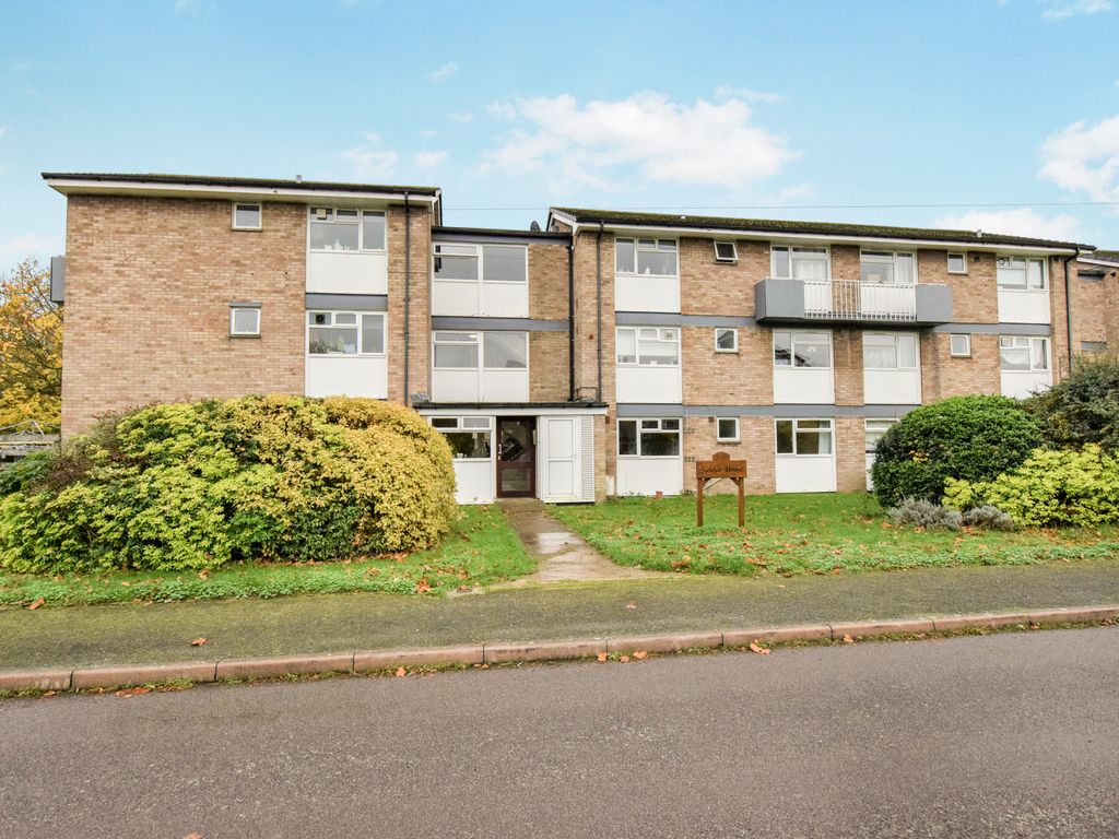 2 bed flat for sale in Williams Close, Brampton, Huntingdon PE28, £130,000