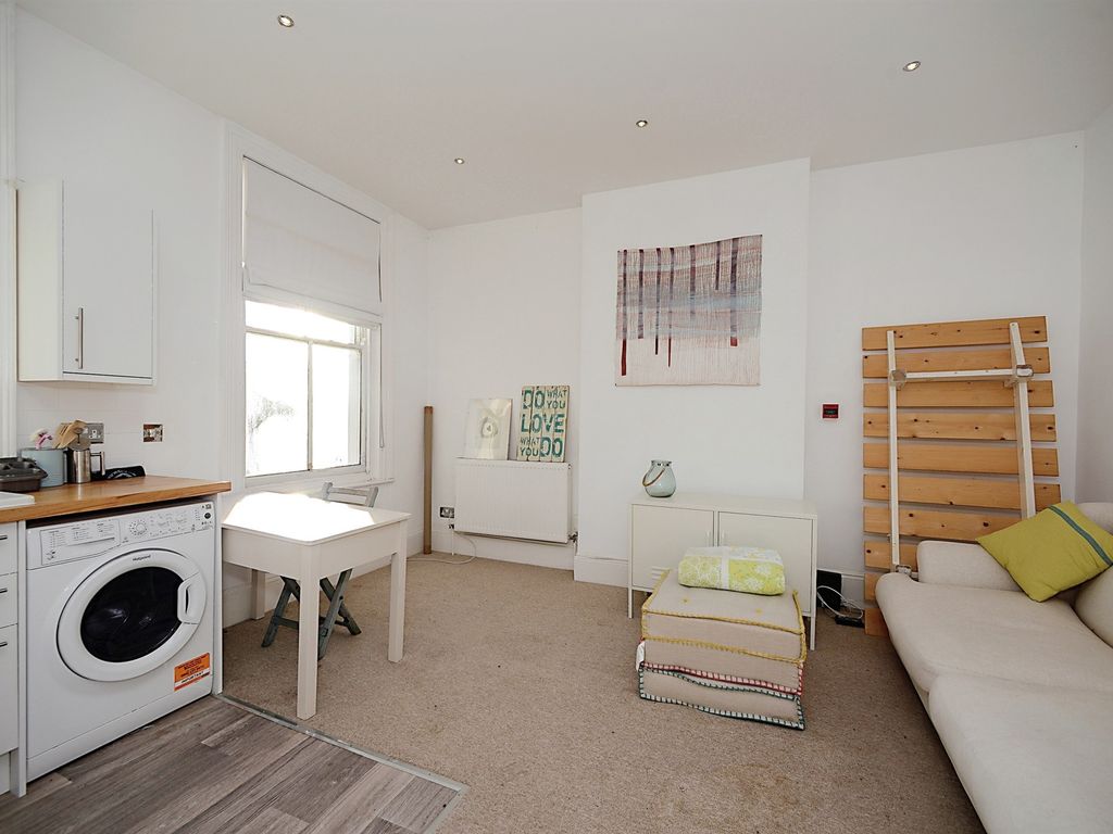 1 bed flat for sale in Ventnor Villas, Hove BN3, £170,000