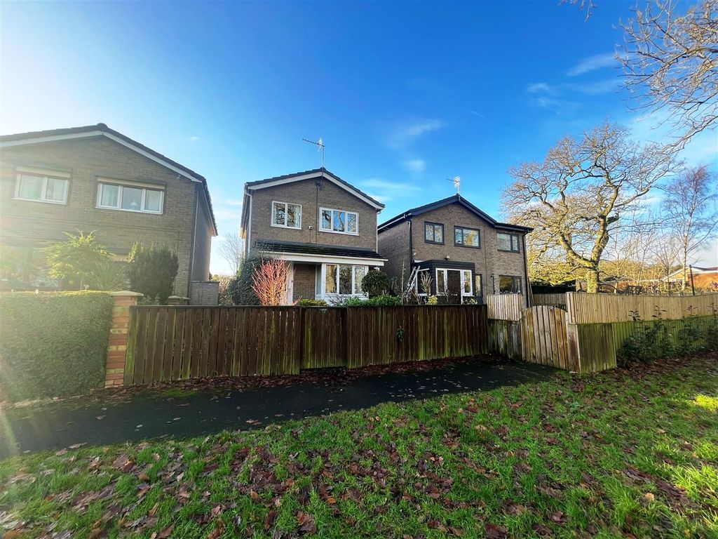 3 bed detached house for sale in Heather Lane, Crook DL15, £165,000