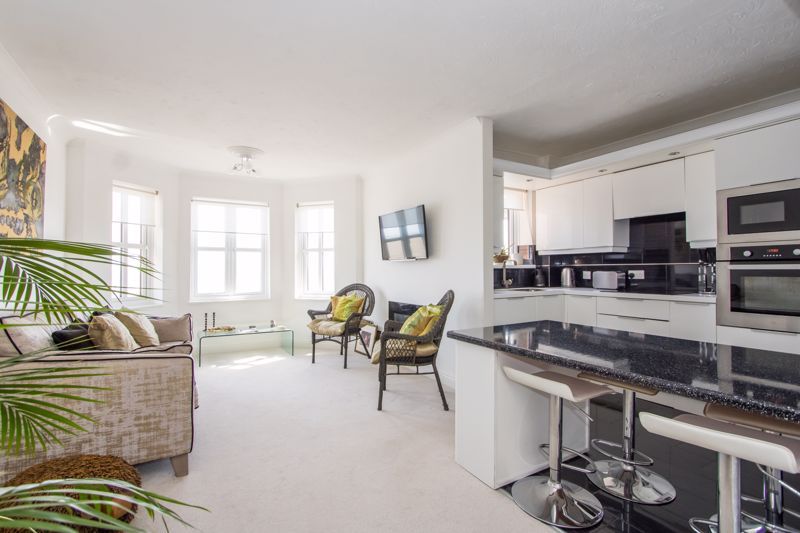 2 bed flat for sale in The Esplanade, Penarth CF64, £269,950