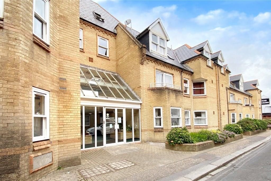 2 bed flat for sale in West Street, Worthing BN11, £130,000