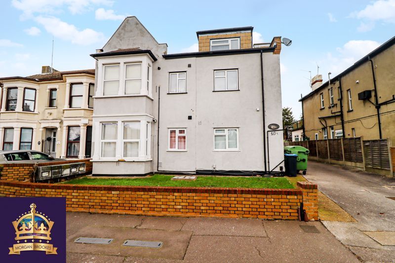 1 bed flat for sale in Lancaster Gardens, Southend-On-Sea SS1, £140,000