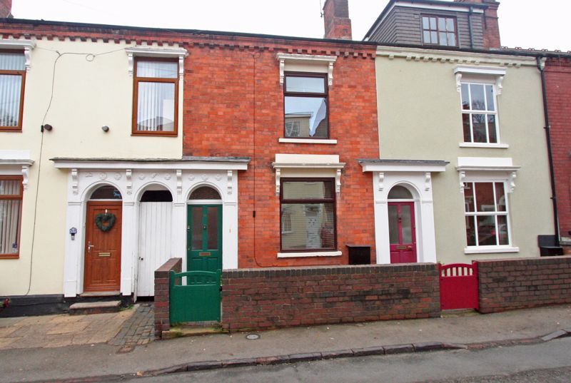 3 bed terraced house for sale in Stourbridge, Off Worcester Street, Hill Street DY8, £309,950