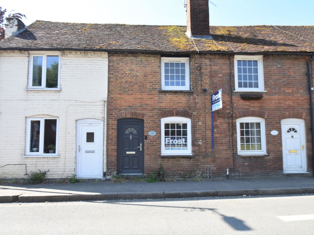 1 bed terraced house for sale in Waterside, Chesham HP5, £280,000