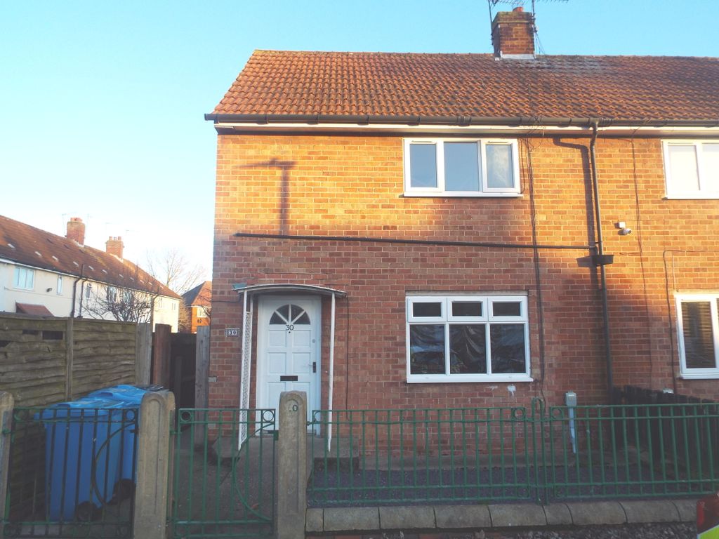 2 bed end terrace house for sale in Bickerton Close, Hull HU6, £87,500