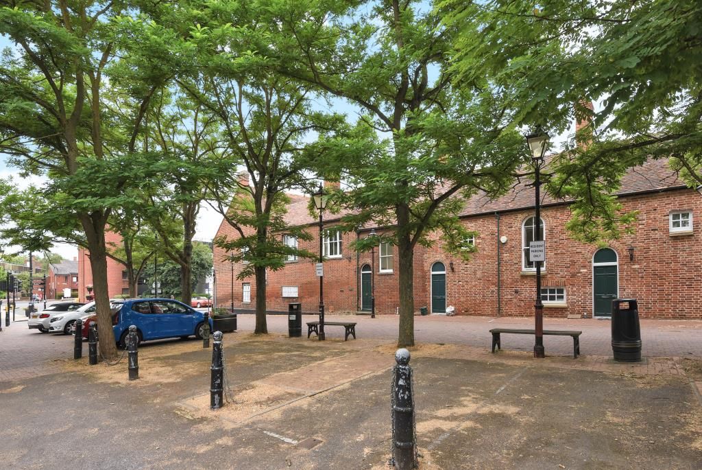 1 bed flat for sale in Abingdon, Oxfordshire OX14, £150,000