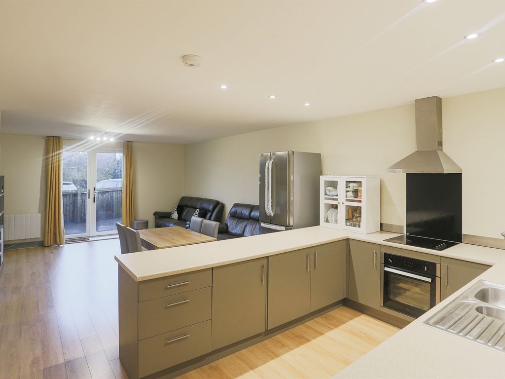 2 bed flat for sale in Cayley Court, George Cayley Drive, York YO30, £200,000
