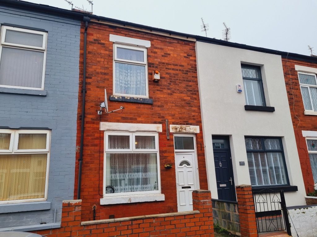 2 bed town house for sale in Agnes Street, Manchester M19, £150,000