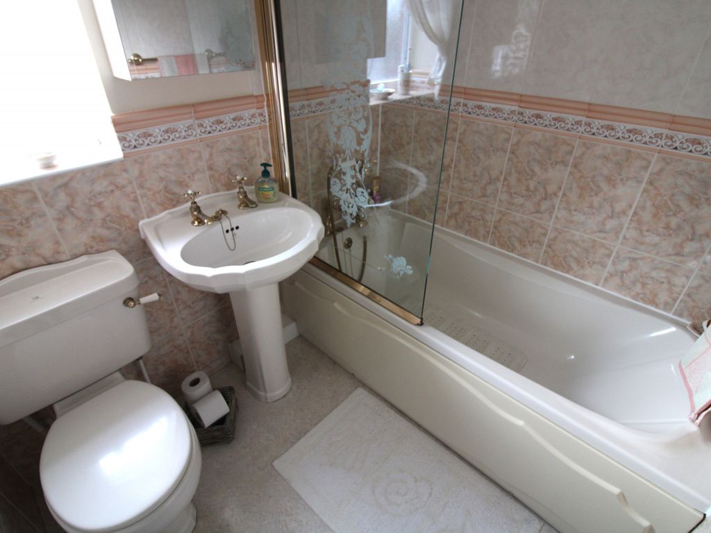 3 bed detached house for sale in Roseacre Drive, Elswick PR4, £230,000