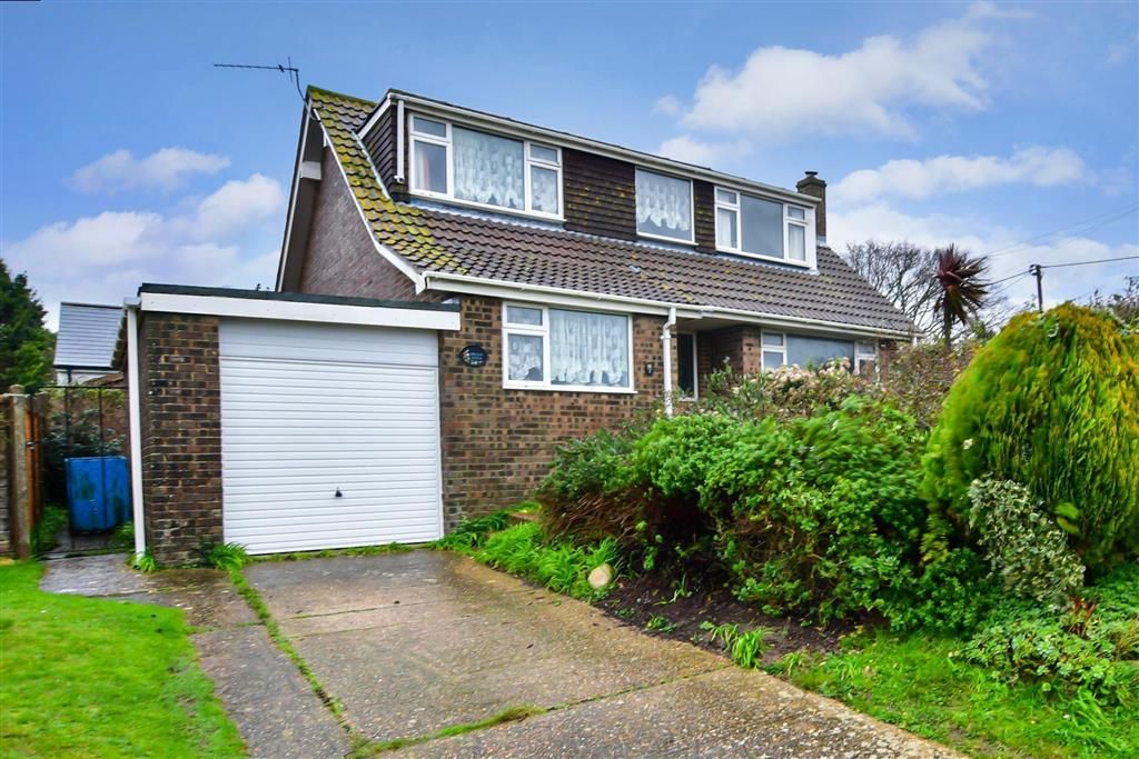 4 bed property for sale in Elizabeth Gardens, Havenstreet, Ryde, Isle Of Wight PO33, £280,000