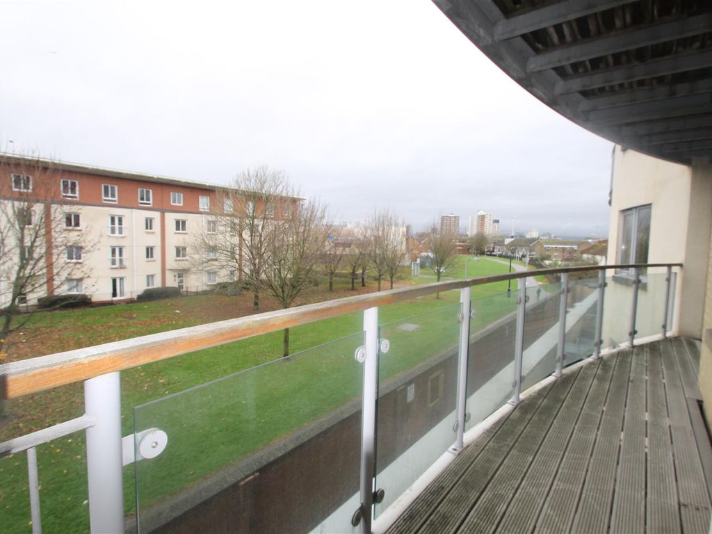 2 bed flat for sale in Mount Stuart Square, Cardiff CF10, £190,000