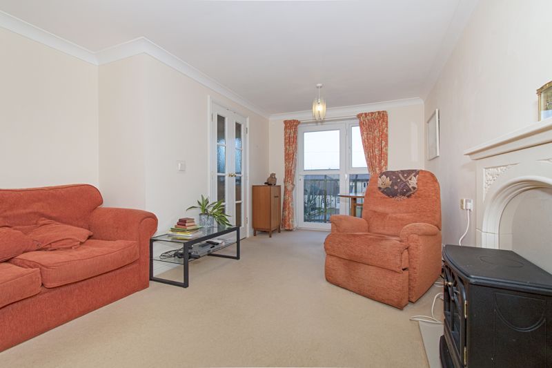 2 bed flat for sale in Carn Brea Court, Camborne TR14, £175,000