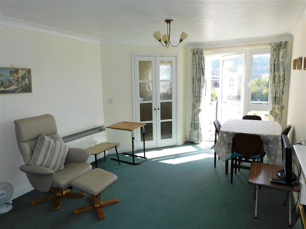 1 bed flat for sale in Harbour Road, Seaton EX12, £105,000