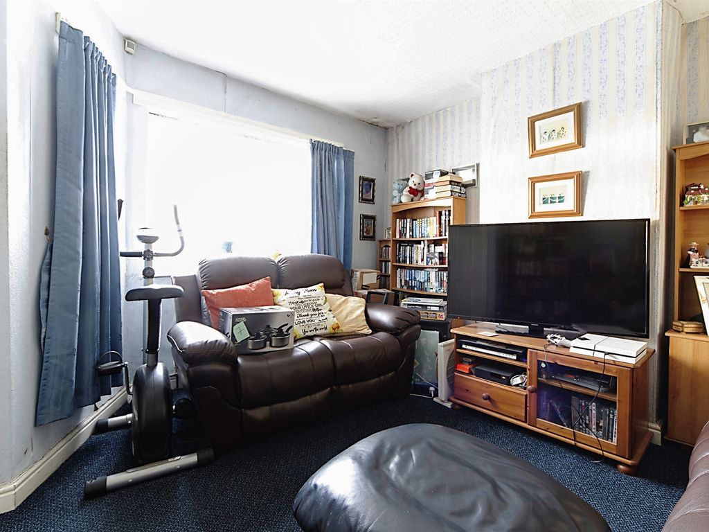 3 bed semi-detached house for sale in Oakwood Lane, Gipton, Leeds LS8, £190,000