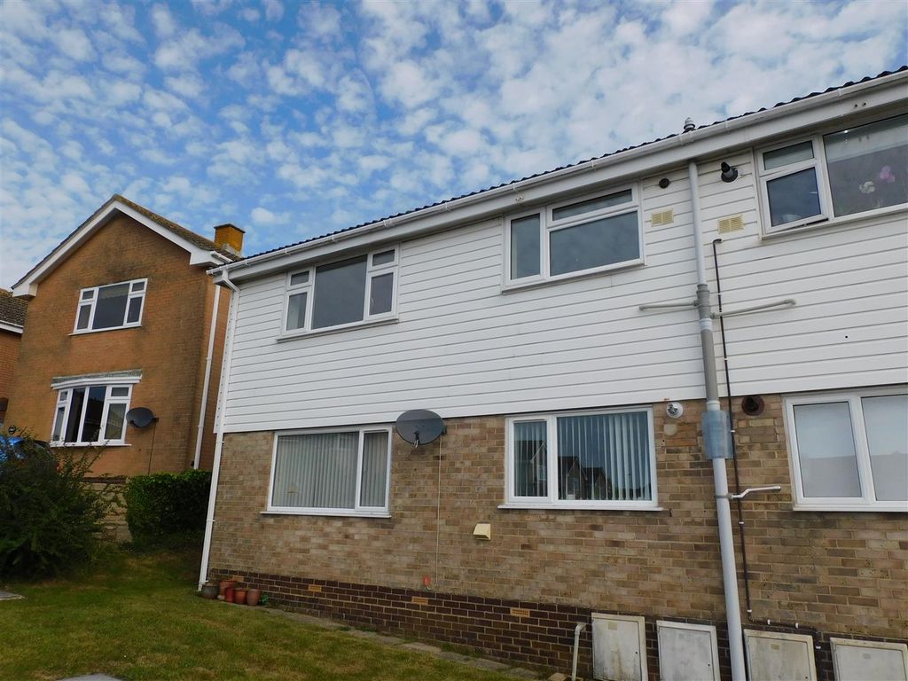 2 bed flat for sale in Riverdale Close, Seaton EX12, £159,950