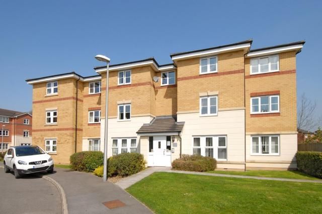 2 bed flat for sale in Newbury, Berkshire RG14, £160,000