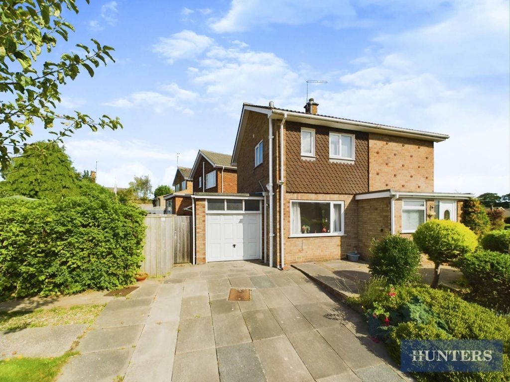 3 bed detached house for sale in Sandsacre Drive, Bridlington, East Riding Of Yorkshire YO16, £210,000