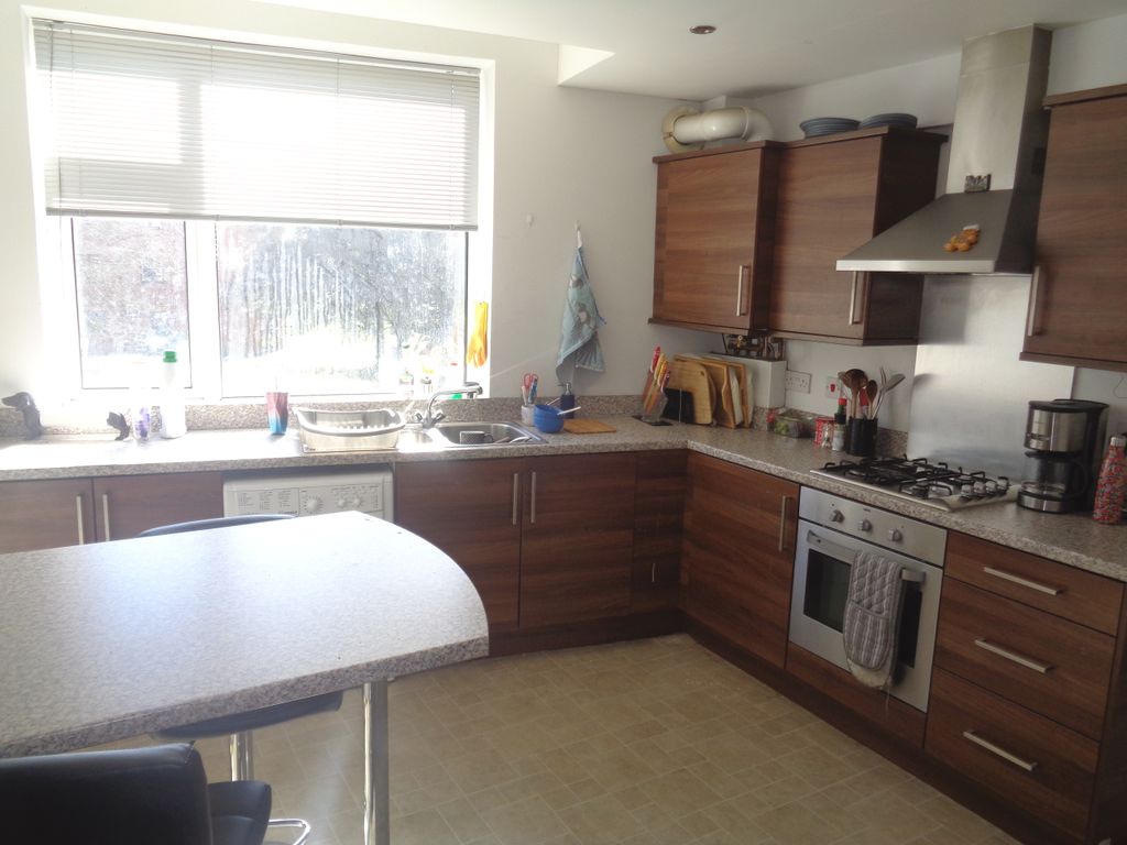 2 bed flat for sale in Apartment, 3, 1 Clough Road HU6, £70,000